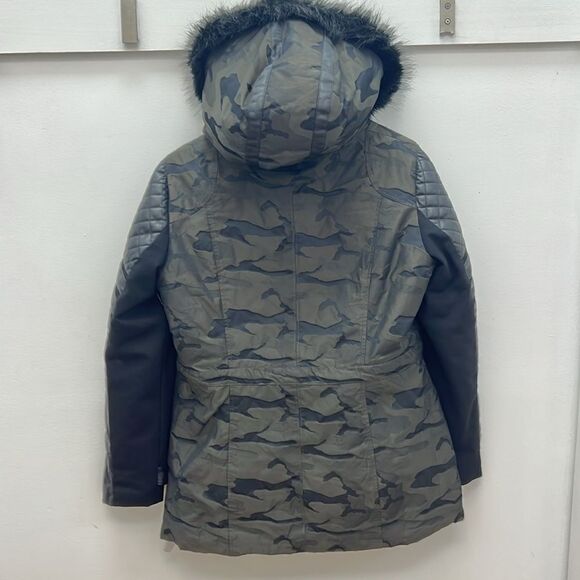 Blanc Noir  - Picture 2 of 6